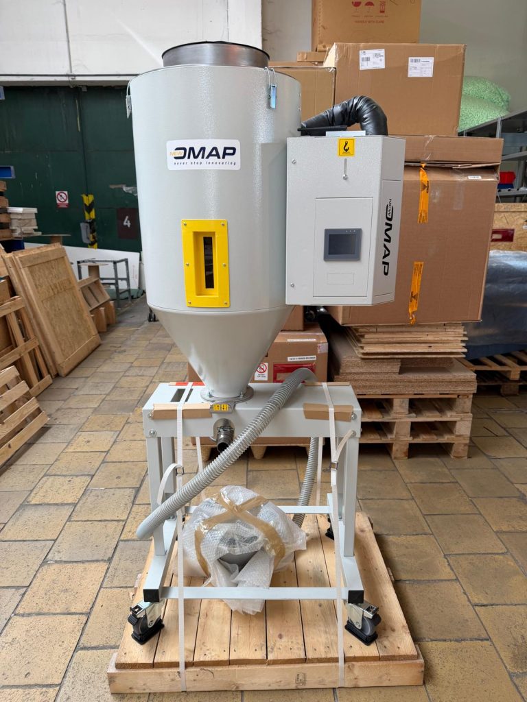 Zánovní sestava NEW OMAP pro sušení a dopravu plastového granulátu. Showroomový stav jako nový, skladem a s rychlým dodáním.